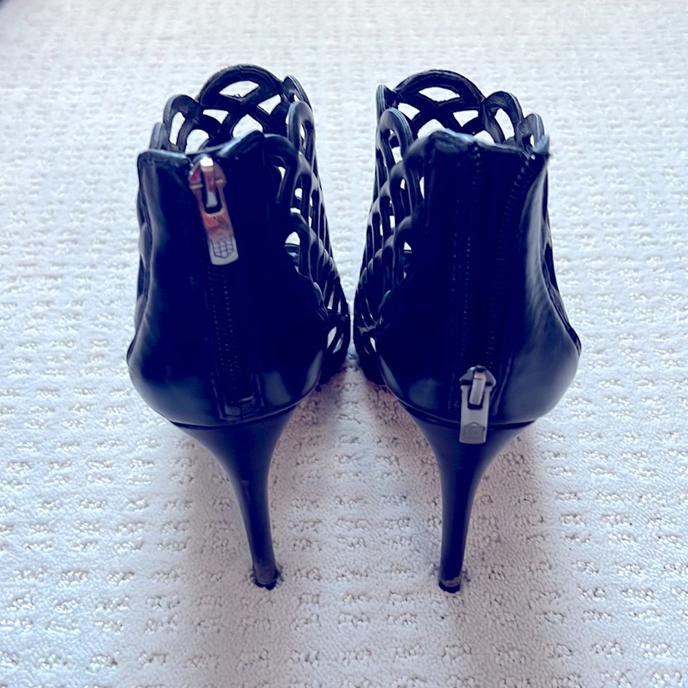 Vince Camuta Spider Heel - Picture 2 of 4